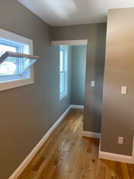 Building Photo - 1190 Plymouth Ave