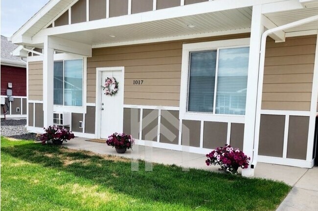 Building Photo - Rexburg Centennial Townhomes