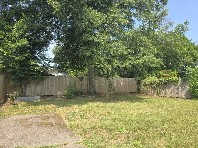 Building Photo - 1429 Stovall St