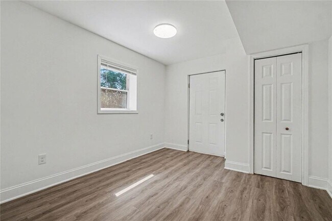 Building Photo - 2637 Casher Dr