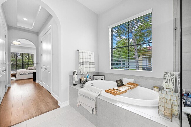 Building Photo - 8855 Watercrest Cir W