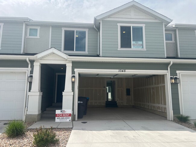 Building Photo - Charming Townhome in Provo, UT