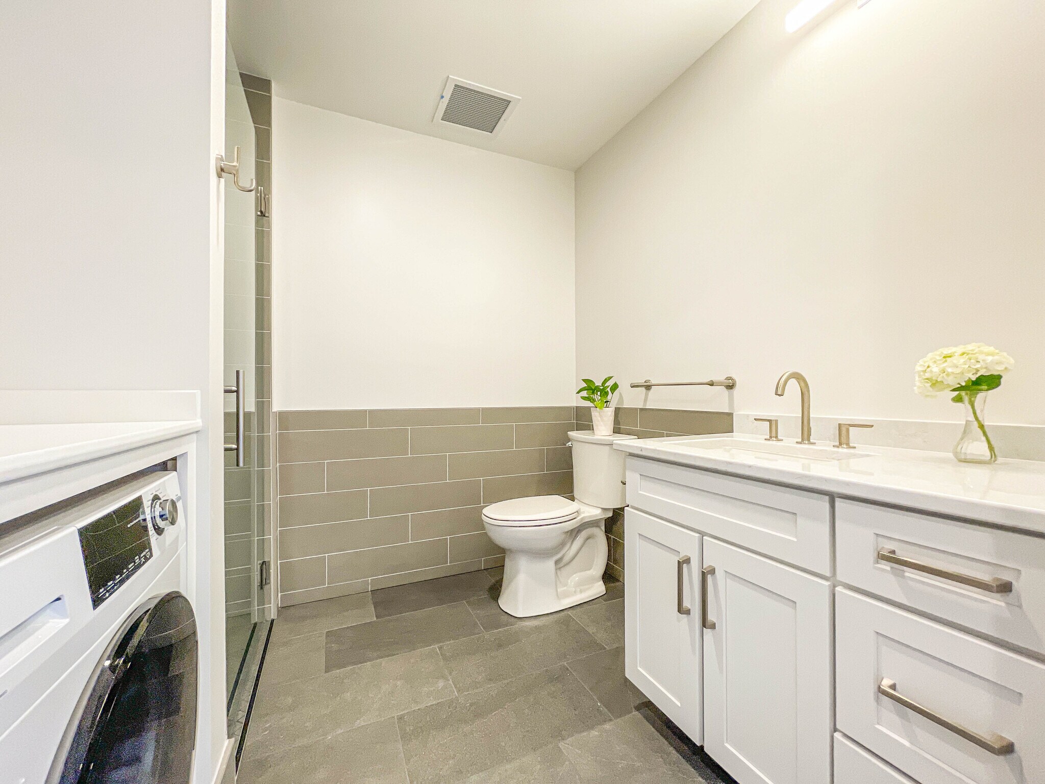 Building Photo - 5 India St