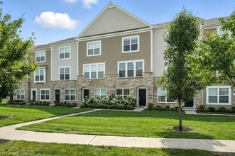 Building Photo - 456 Autumn Ridge Cir
