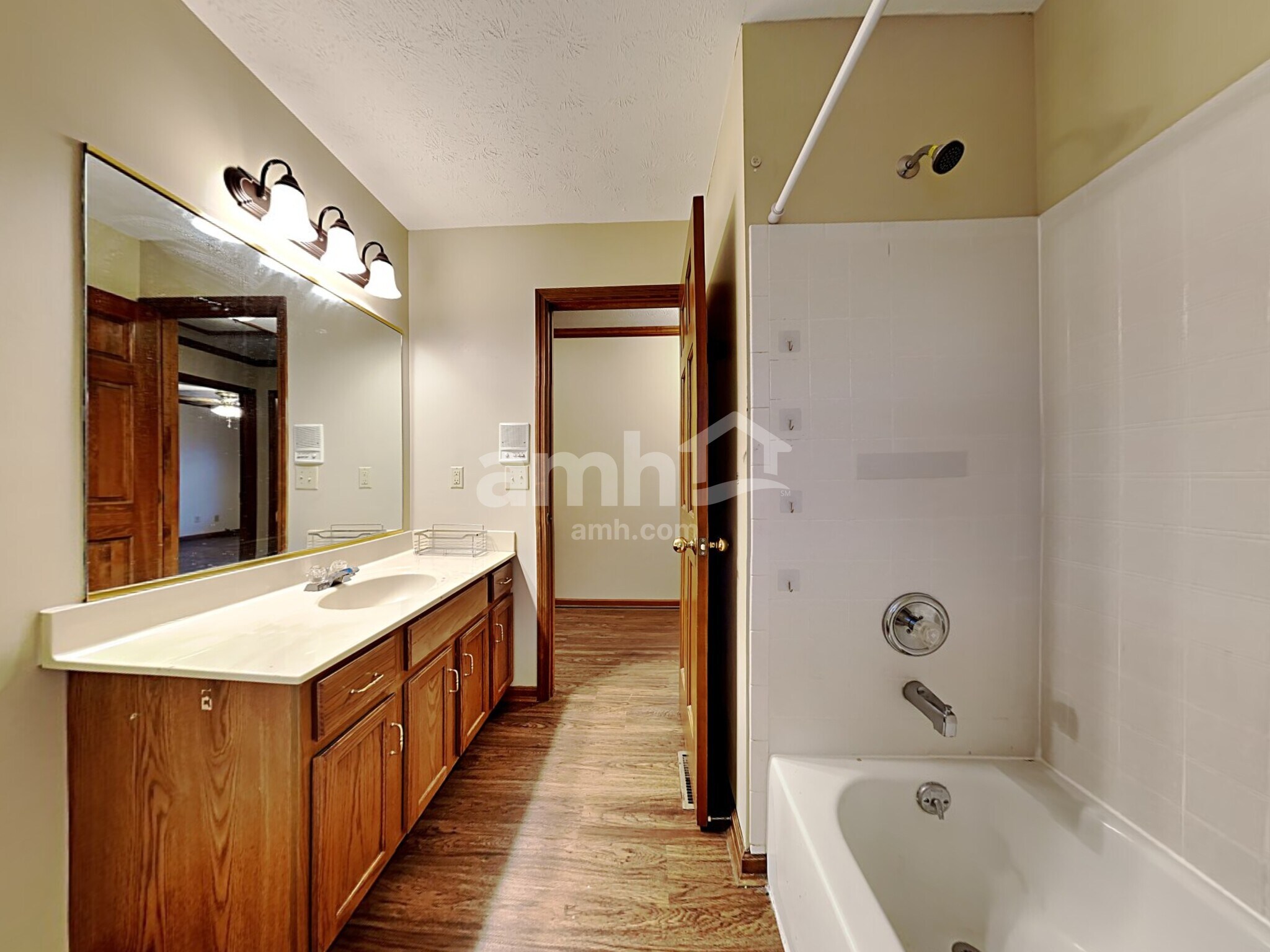 Building Photo - 6471 Willow Bend Dr