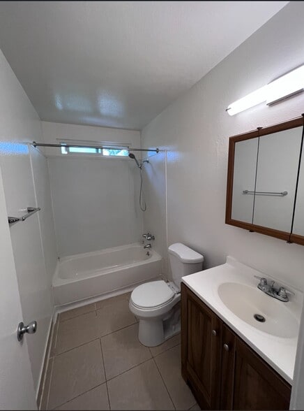 Building Photo - 1155 Delphinium St