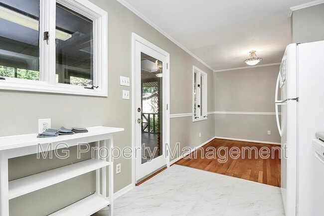 Building Photo - 5022 Furman Pl