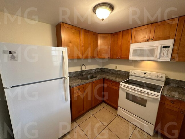 Building Photo - 15600 NW 7th Ave