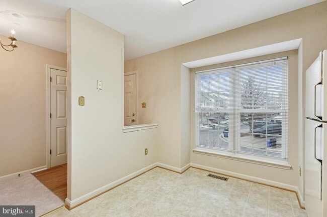 Building Photo - 45590 Whitcomb Square