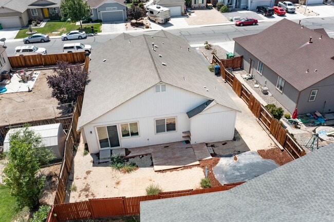 Building Photo - Fernley 4 Bedroom Home 