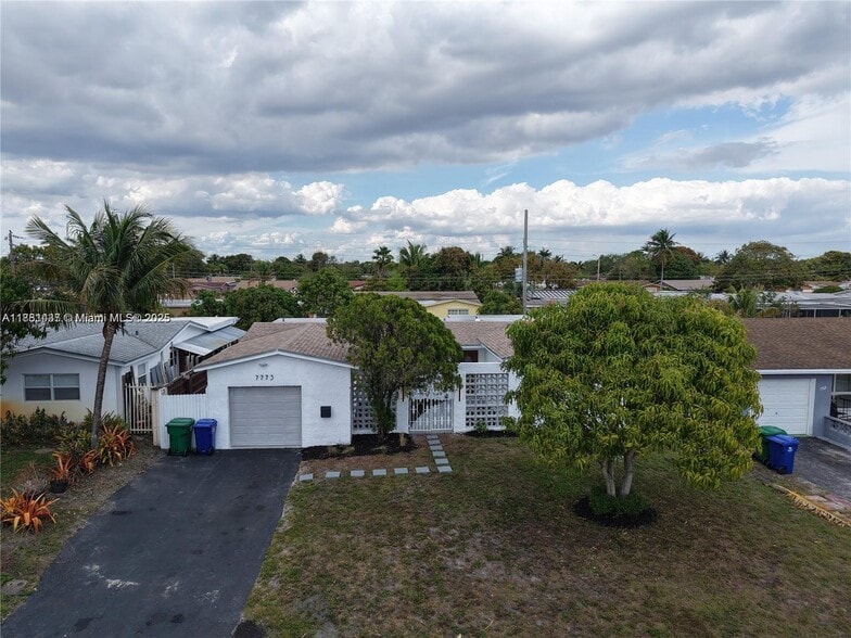 Building Photo - 7773 Coral Blvd