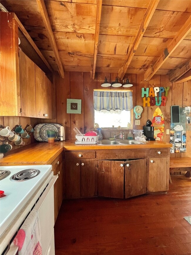 Building Photo - 1111 Surf Dr