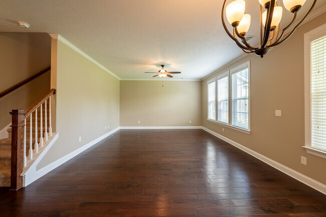 Building Photo - 536 Bunchgrass St