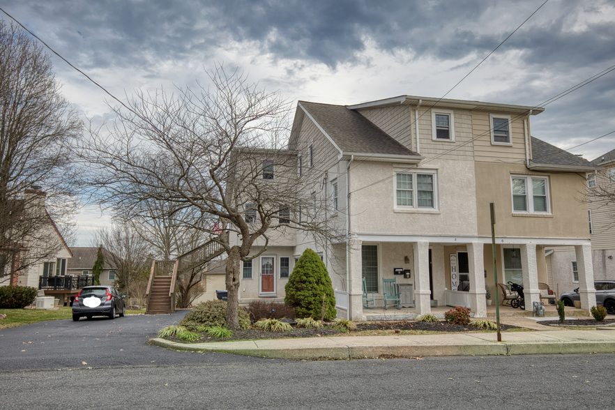 Building Photo - 8 Glenwood Ave