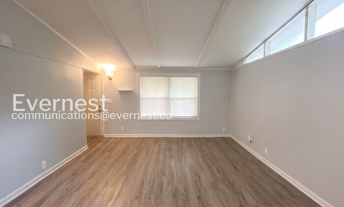 Building Photo - 508 Landers St