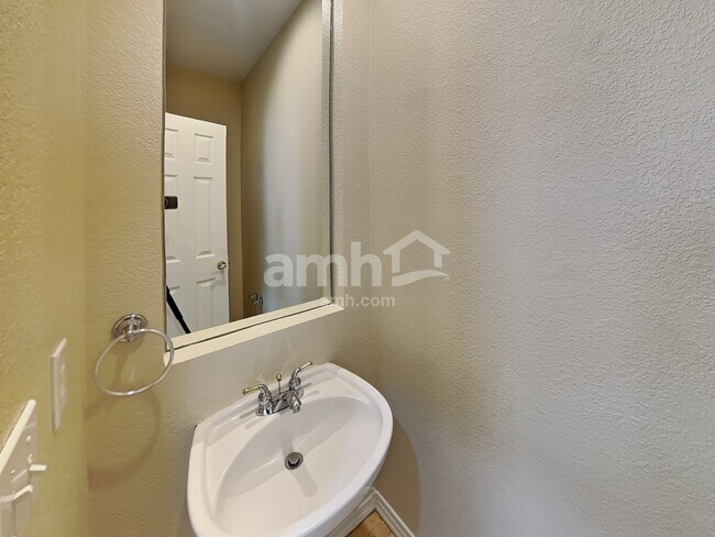 Building Photo - 4244 Lark Sparrow St