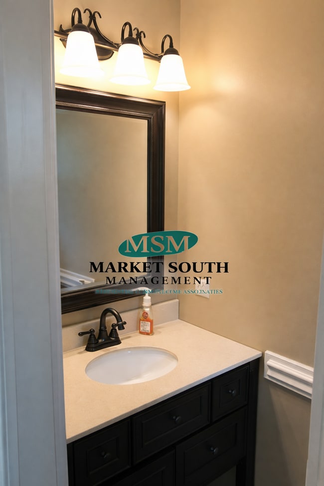 Building Photo - SOUTHBRIDGE BEAUTY- AVAILABLE NOW!