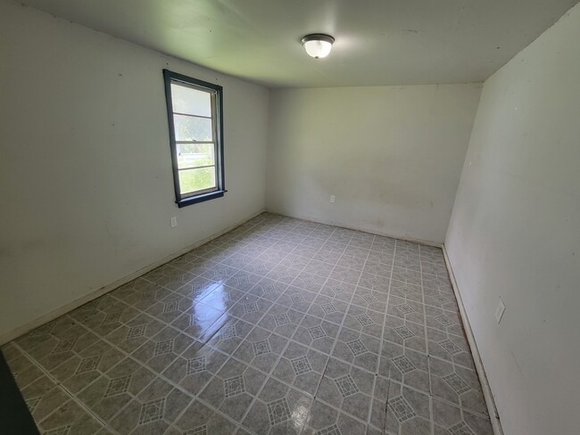 Building Photo - 14052 Railroad Ave