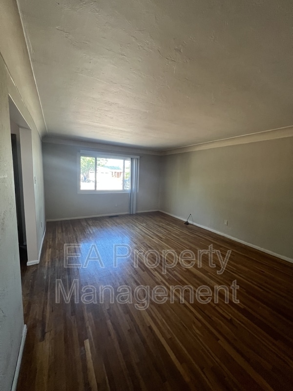 Building Photo - 2724 Tennessee St NE