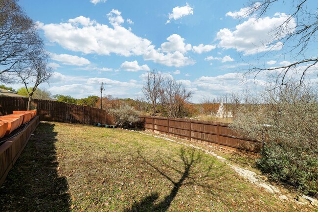 Building Photo - ***MOVE IN SPECIAL ONE WEEK FREE***Sophisticated Living Near Bamberger Nature Trails