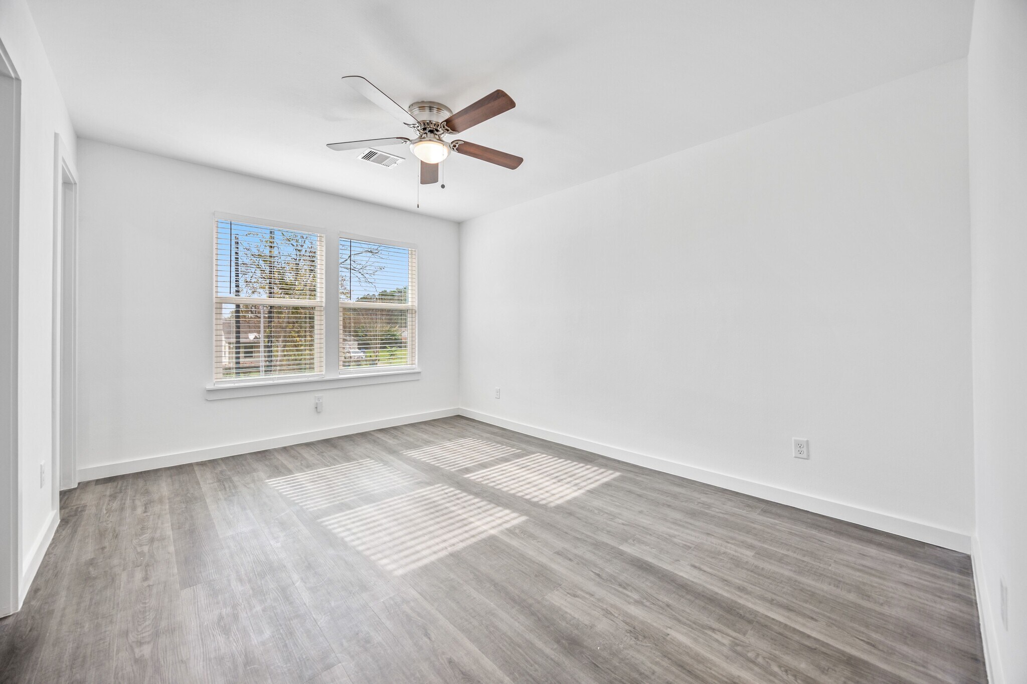 Building Photo - 8220 Bigwood St