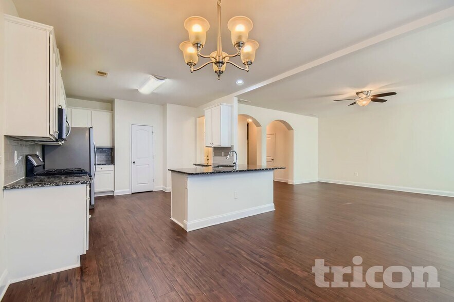 Building Photo - 533 Sprayberry Dr