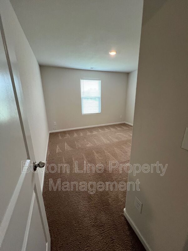 Building Photo - 608 Frosty Way