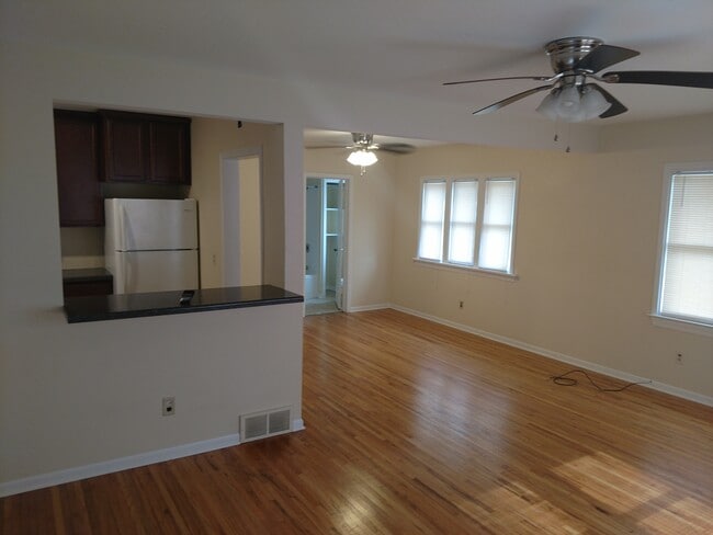 Building Photo - 505 10th Ave NW