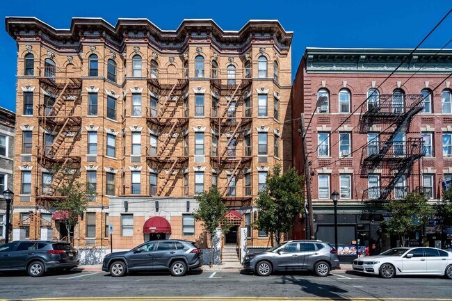 Building Photo - 220 48th St