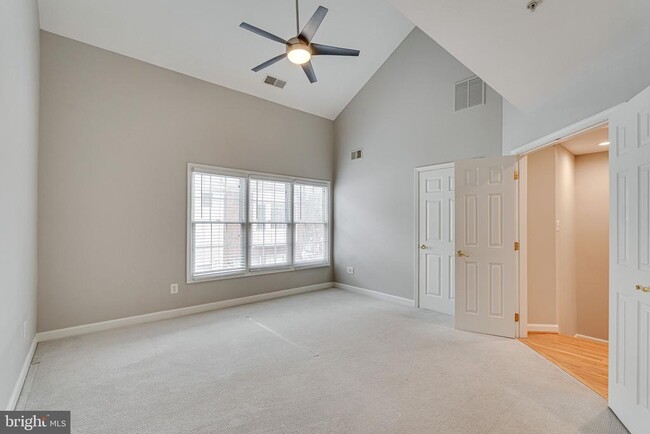 Building Photo - 8872 Ashgrove House Ln