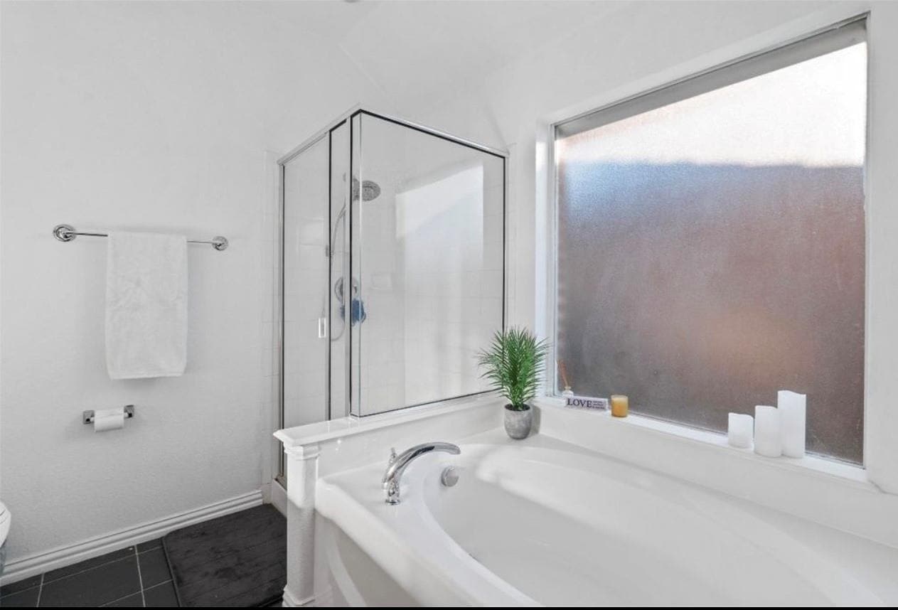 Building Photo - 2109 Castle Creek Dr