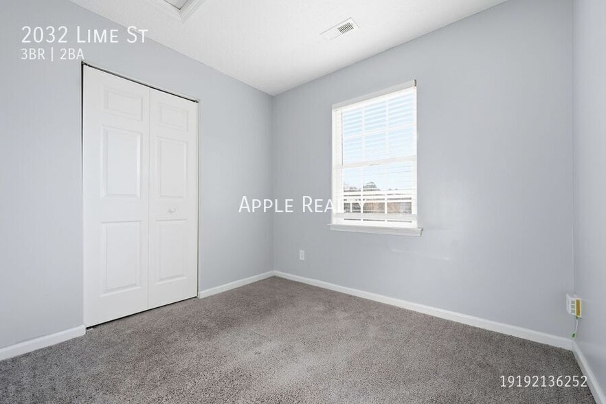 Building Photo - 2032 Lime St