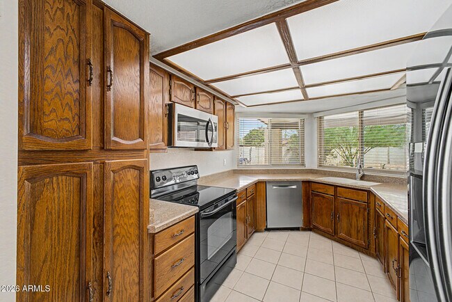 Building Photo - 907 N 85th Pl