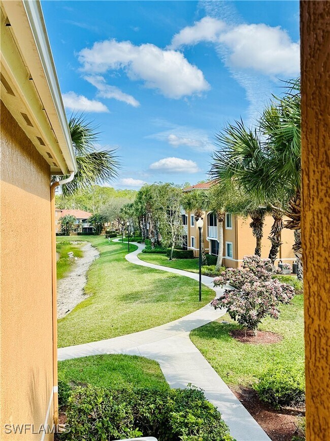 Building Photo - 1820 Florida Club Cir