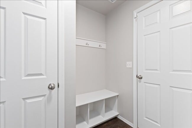 Building Photo - 2044 Kodiak St
