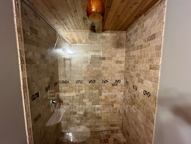 Building Photo - 1447 Tree Haven Cove