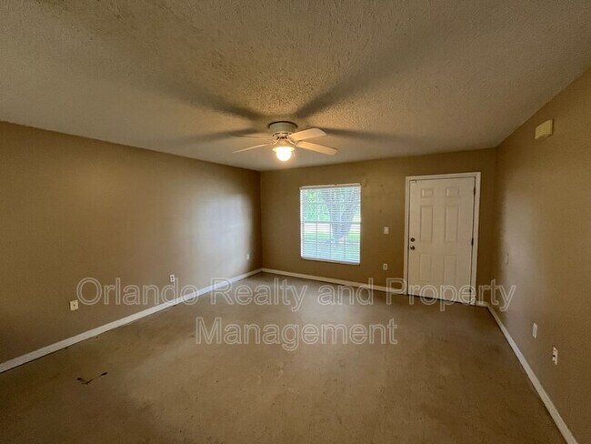 Building Photo - 550 Imperial Pl