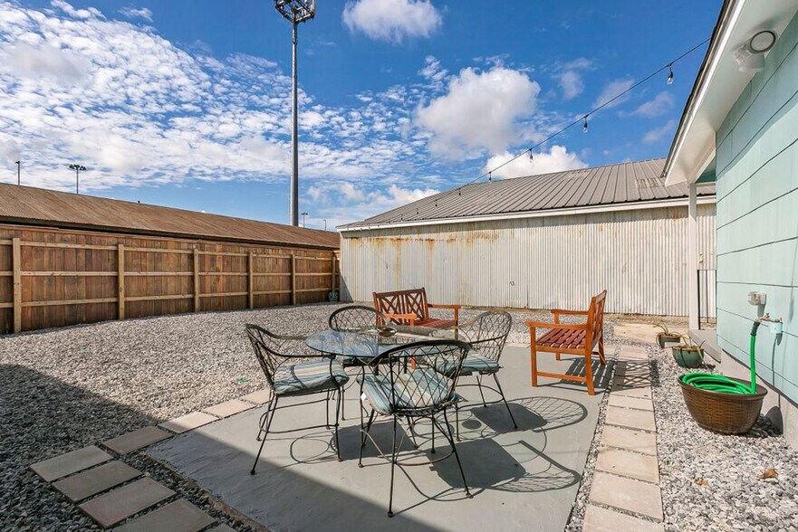 Building Photo - 4018 Tchoupitoulas St