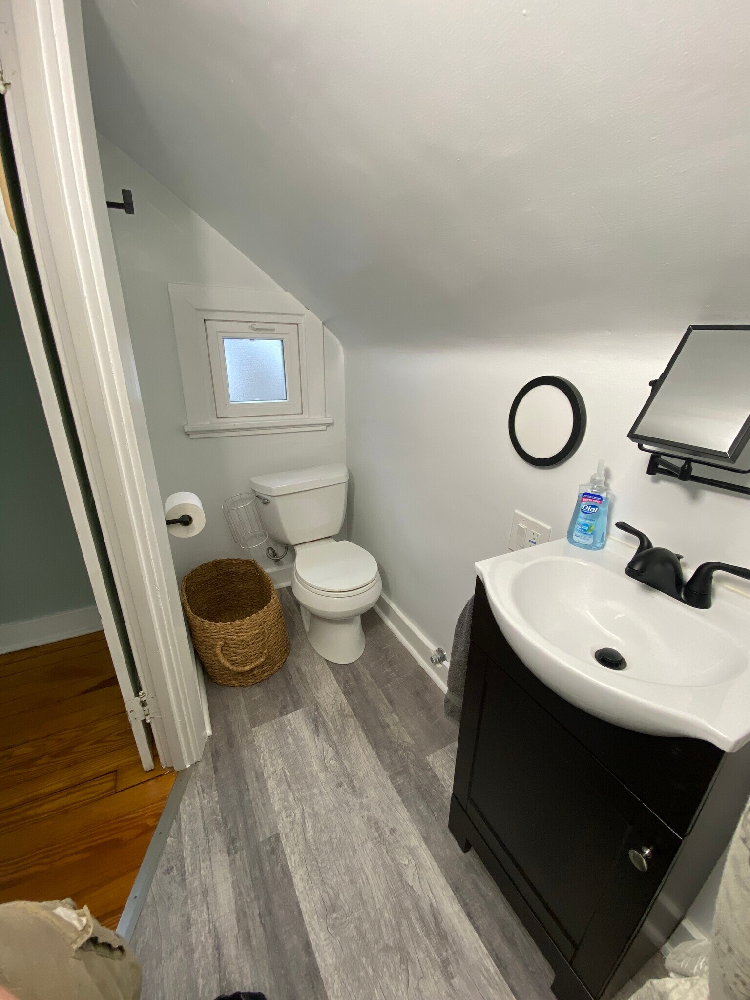 Attic Bath - 6824 McPherson Blvd