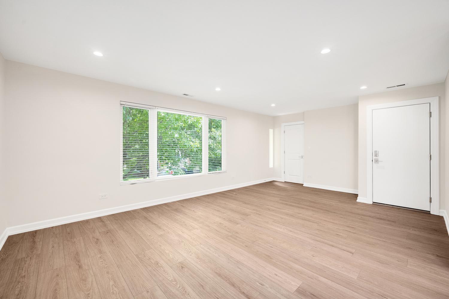 Building Photo - 511 Forest Ave