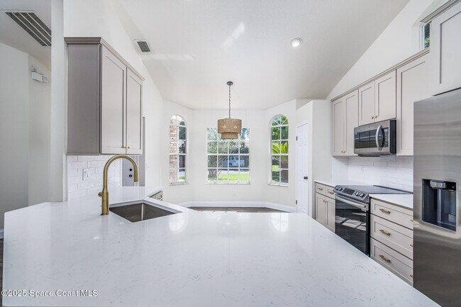 Building Photo - 480 Prestwick Ct
