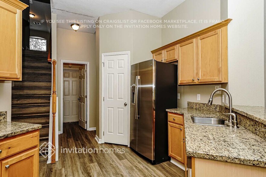 Building Photo - 945 Pickfair Terrace