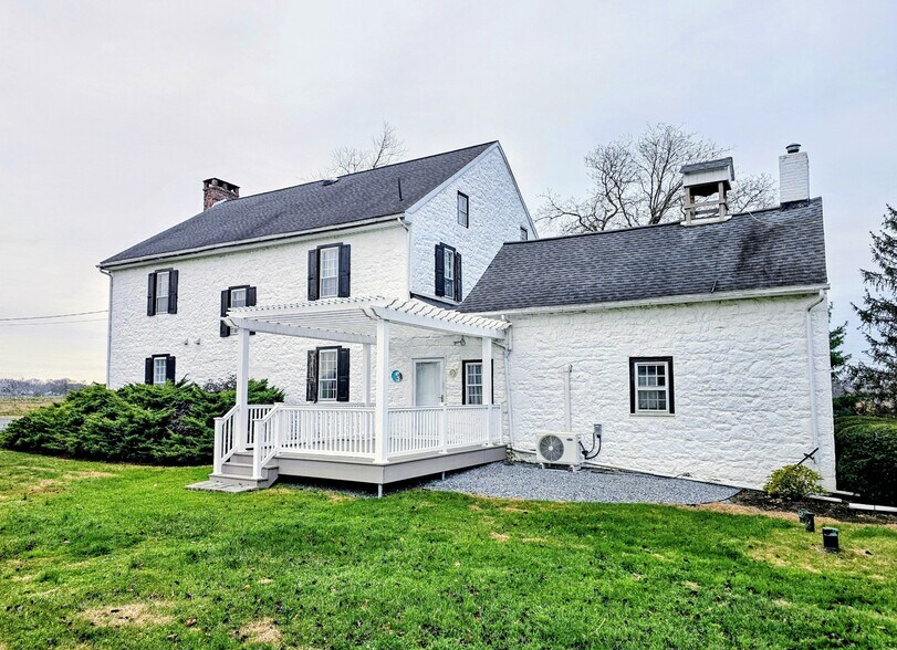 Building Photo - 105 S Windy Mansion Rd