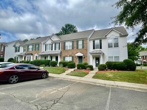 Building Photo - Beautiful 2 bedroom 2 1/2 bath townhouse close to prosperity church Rd!