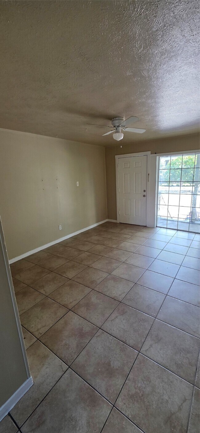 Building Photo - 4005 Irvington Blvd