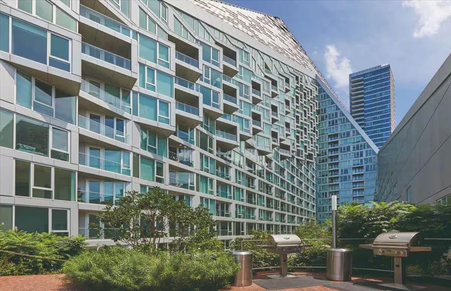 Building Photo - 625W W 57th St