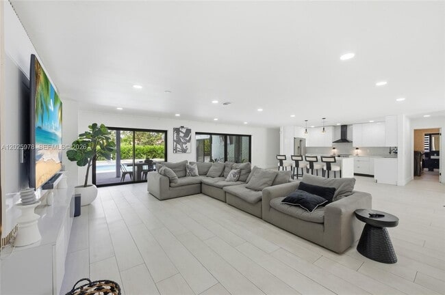 Building Photo - 9935 Ramblewood Dr