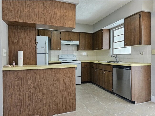 Building Photo - 4008 36th St W