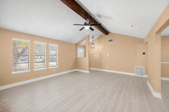 Building Photo - 1014 Three Forks Dr