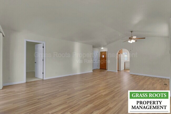 Building Photo - 315 Vistamont Dr